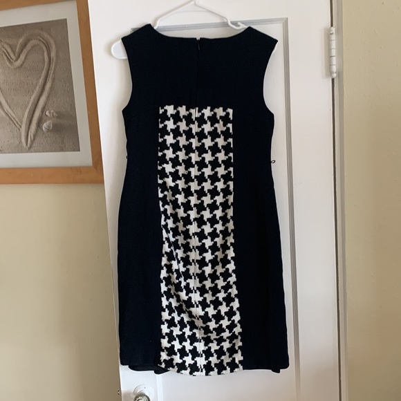 A Pea in the Pod Houndstooth Dress - Picture 3 of 6
